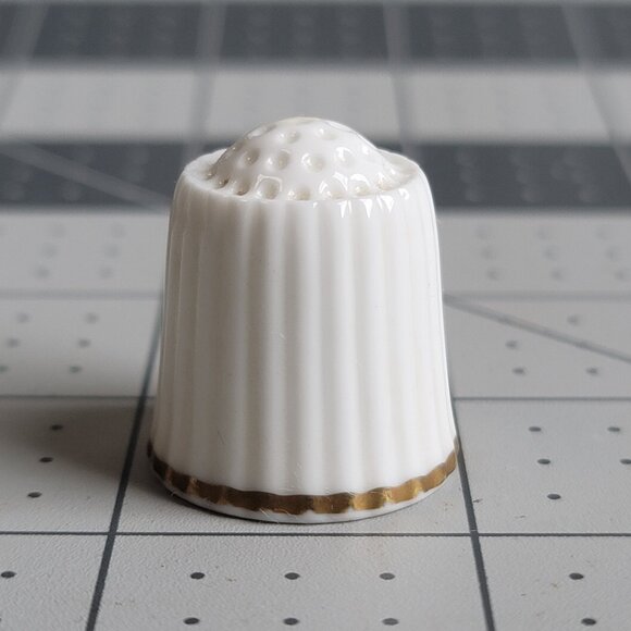 Vintage Noritake Studio Collection Japan Fine Bone China White Thimble - Picture 1 of 3